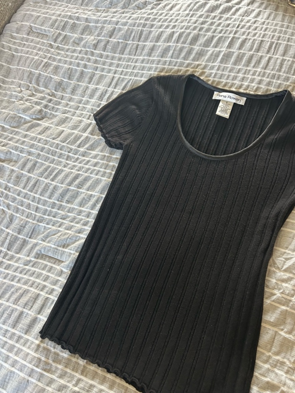 Rena Rowan Black Ribbed Scoop Neck Short Sleeve Top